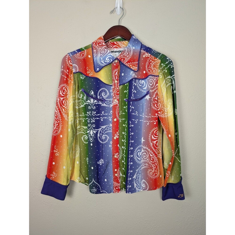 Wrangler X Lainey Wilson Rainbow Bandana Western Snap Shirt - Picture 6 of 14